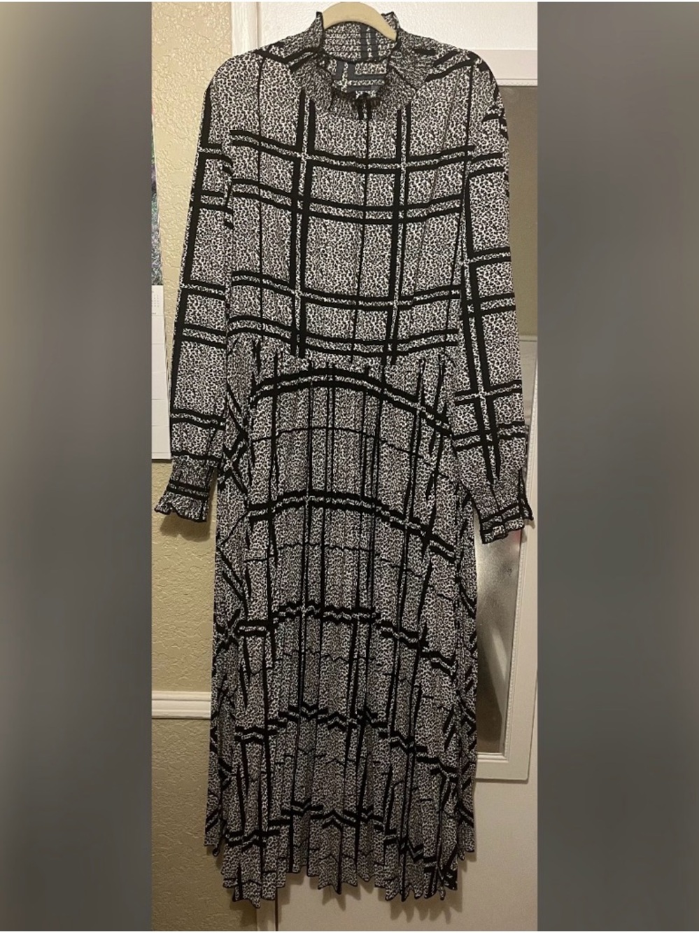 Black & White Plaid Print Long Sleeve Maxi Dress